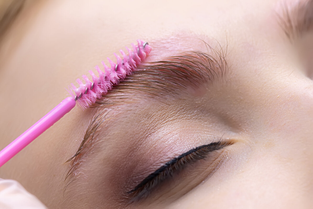 A Beginner’s Guide to Using an Eyebrow Lamination Kit